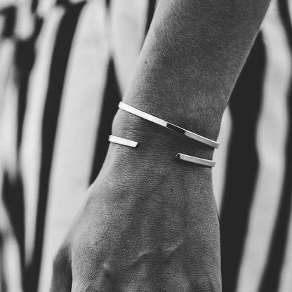 BRAZALETE MINIMAL UNISIZE