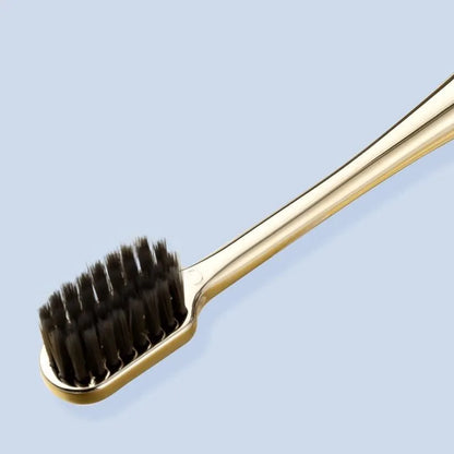 Cepillo de Dientes de Cerdas Suaves Chapado en Oro